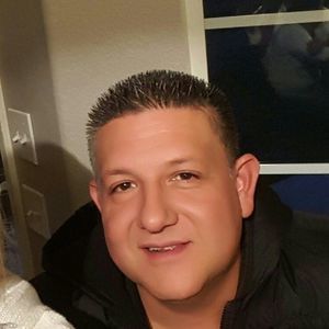 Meet your Posher, Efrain